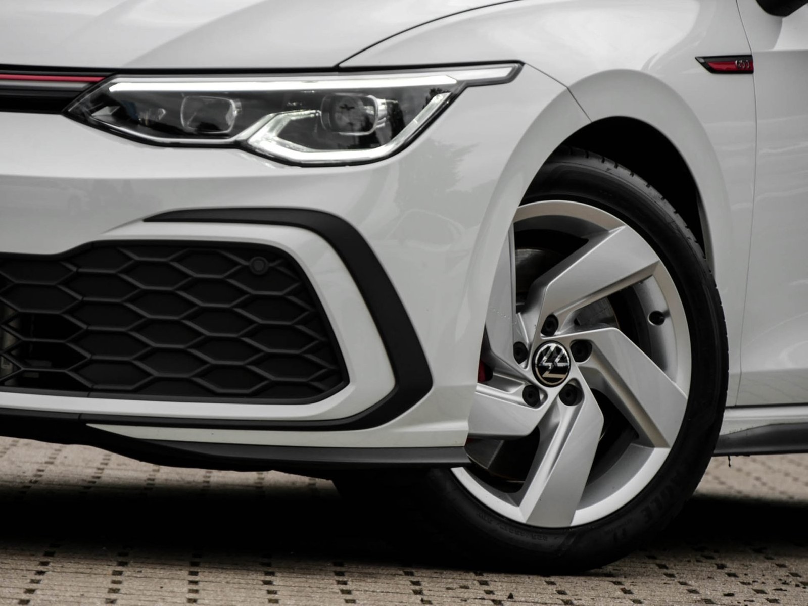 Volkswagen Golf VIII 2.0 GTI LM17 CARPLAY SITZHEIZUNG