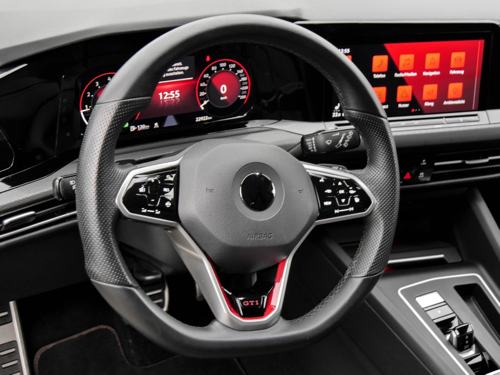 Volkswagen Golf VIII 2.0 GTI LM17 CARPLAY SITZHEIZUNG