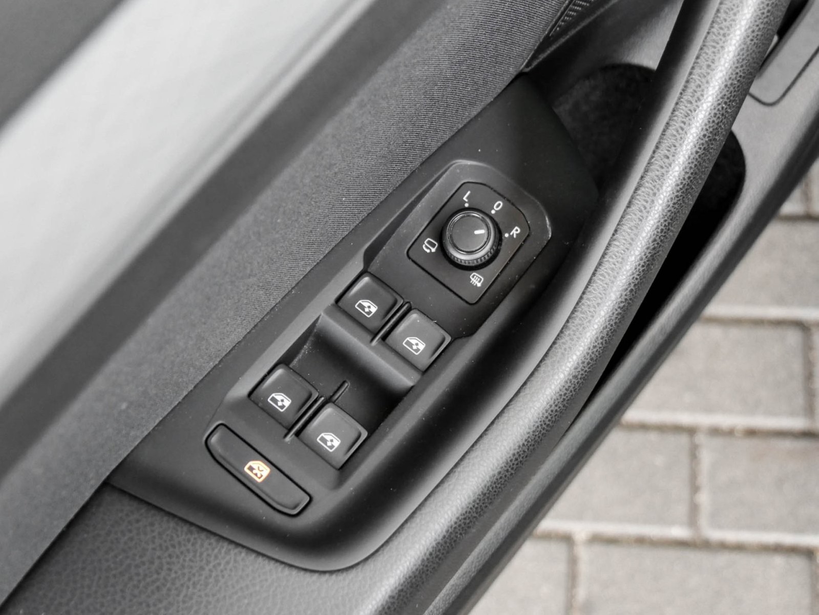 Volkswagen Passat Variant 1.5 BUSINESS AHK ACC NAVI ALU LED