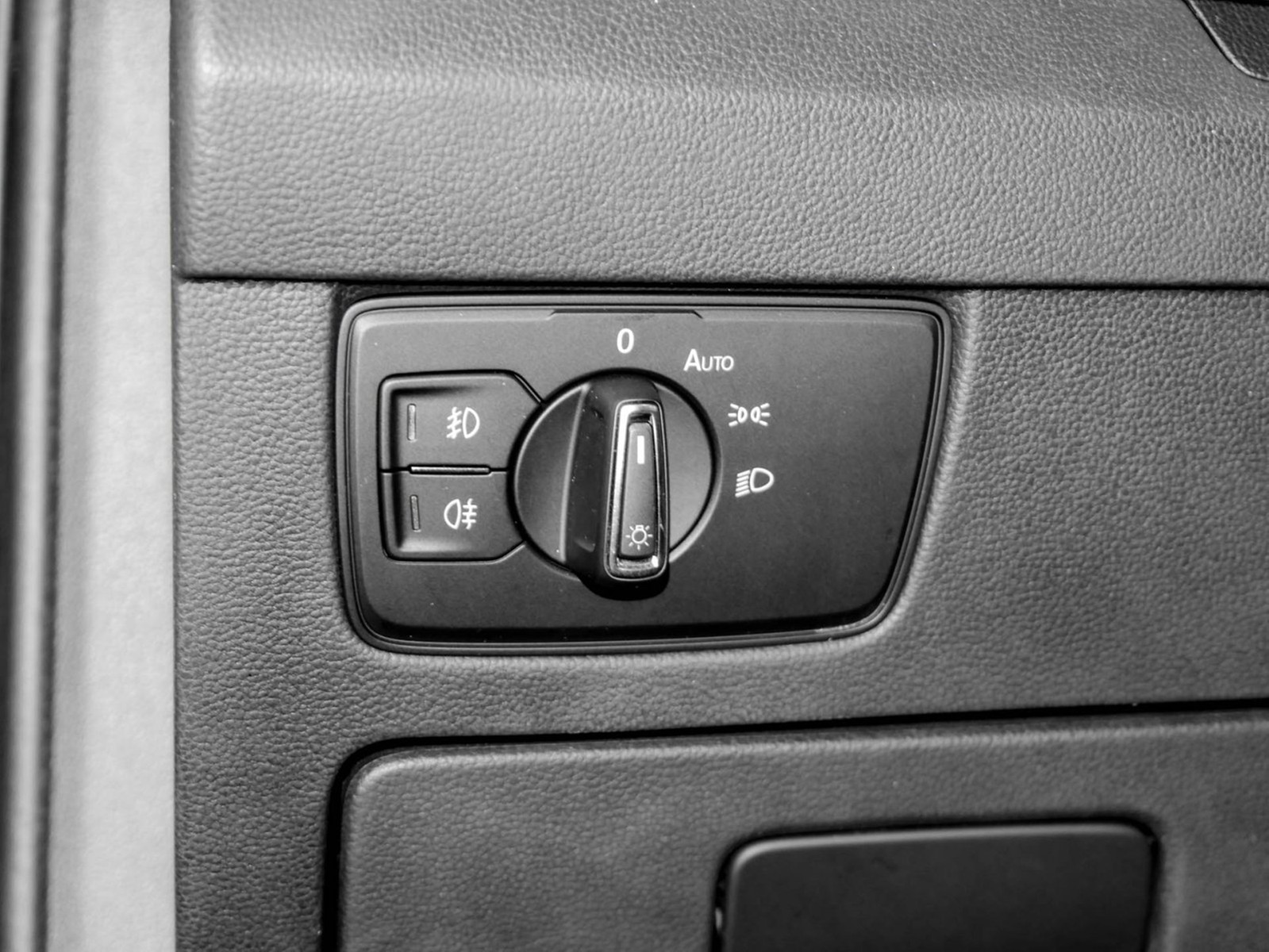 Volkswagen Passat Variant 1.5 BUSINESS AHK ACC NAVI ALU LED