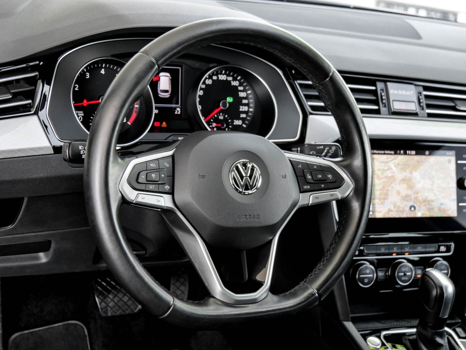 Volkswagen Passat Variant 1.5 BUSINESS AHK ACC NAVI ALU LED