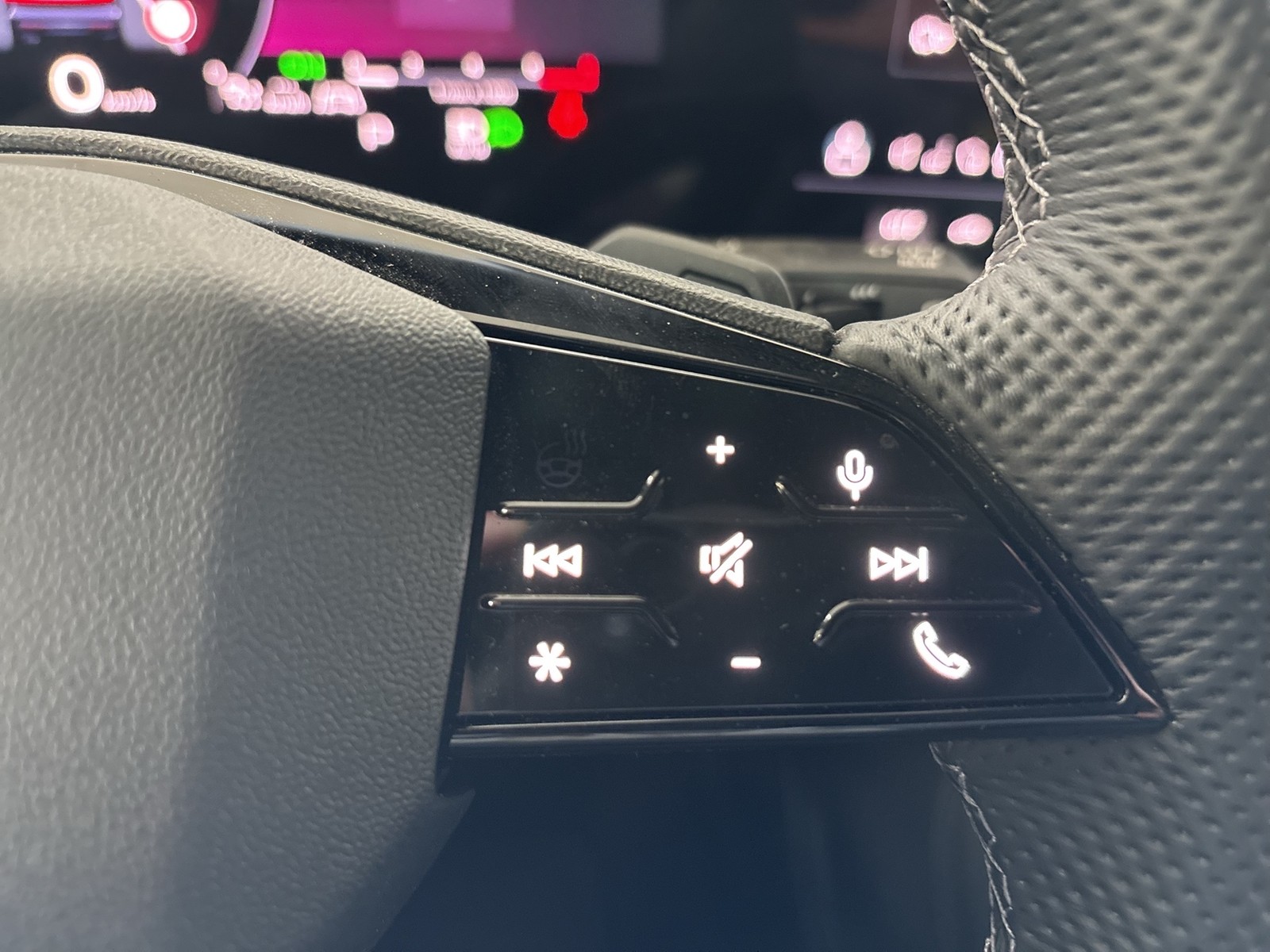 Audi Q5 quattro S LINE STANDHZ. AHK 360°CAM ACC LM19