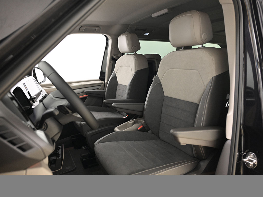 Volkswagen T7 Multivan 2.0 TDI LIFE DSG LÜ AHK MATRIXLED CAM