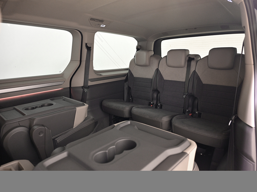 Volkswagen T7 Multivan 2.0 TDI LIFE DSG LÜ AHK MATRIXLED CAM