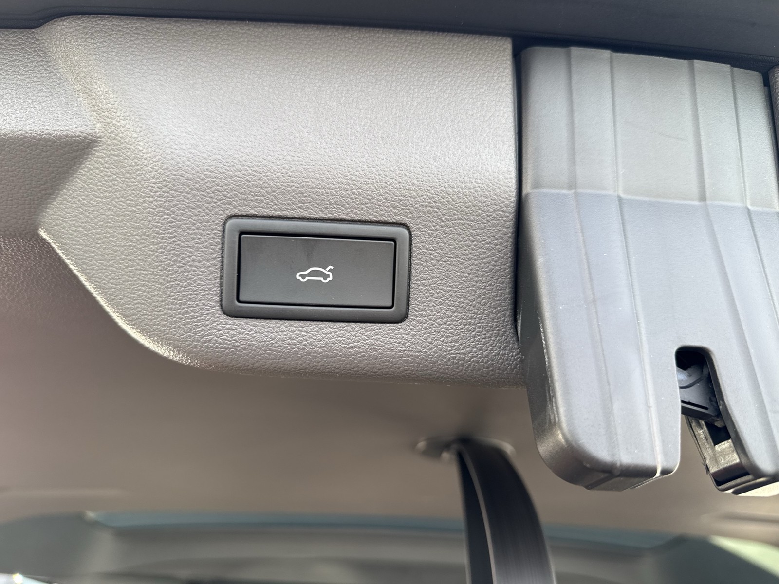 Volkswagen T7 Multivan 2.0 TDI LIFE DSG LÜ AHK MATRIXLED CAM