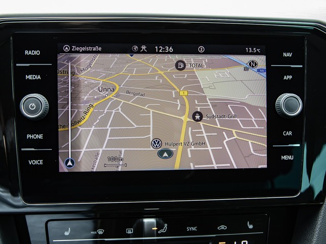 Volkswagen Passat Variant 2.0 ELEGANCE AHK CAM ACC LM17 NAVI