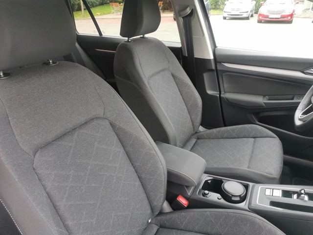 Volkswagen Golf Variant 2.0 LIFE AHK ACC NAVI CARPLAY