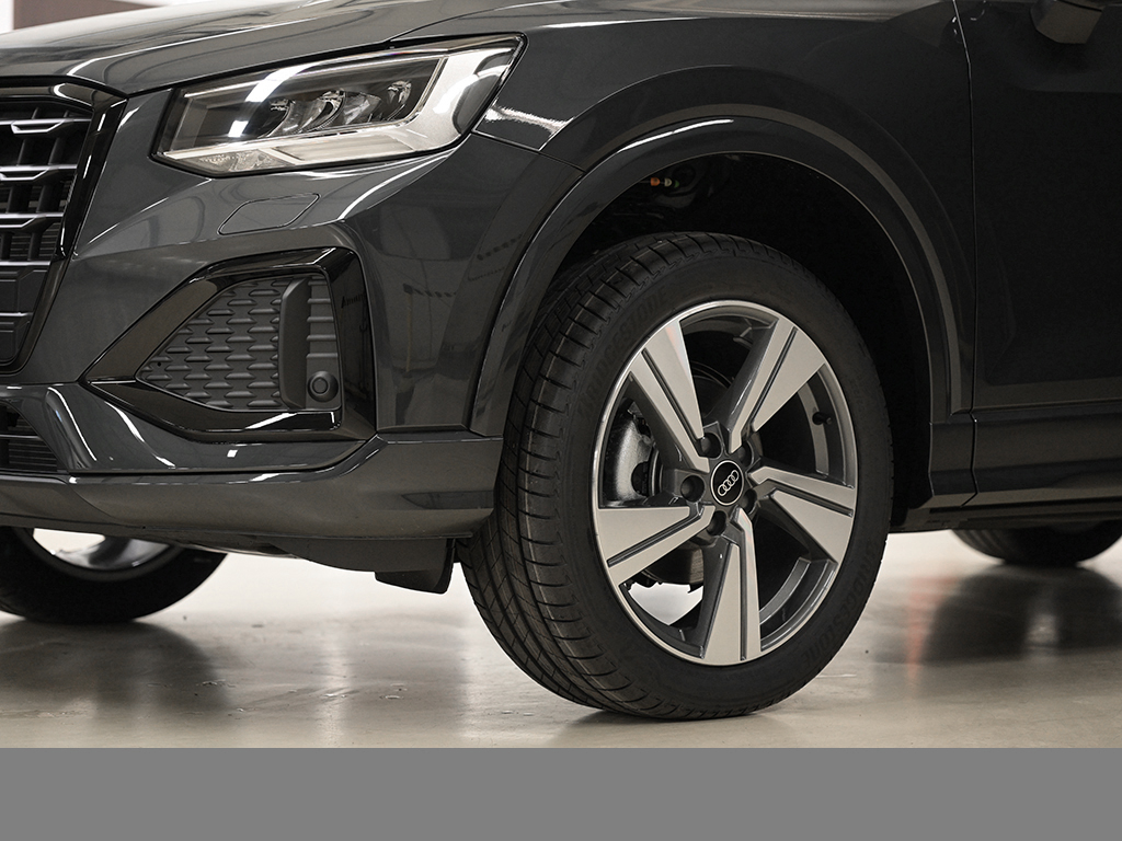 Audi Q2 advanced 35 s tronic AHK eKLAPPE CAM LM18