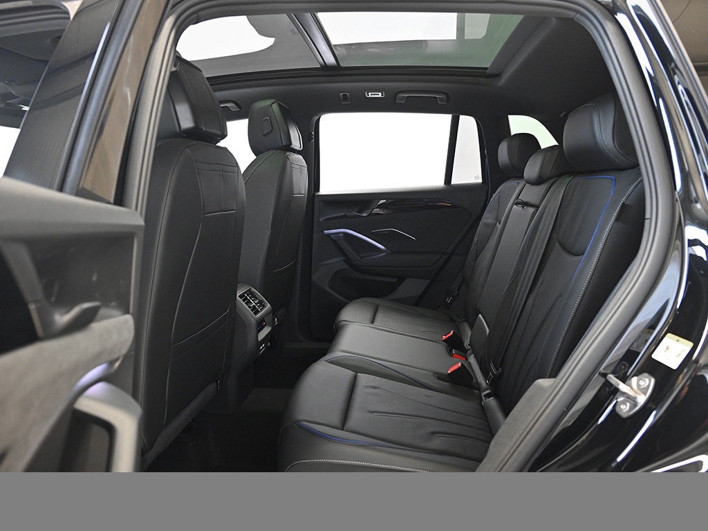 Volkswagen Tiguan 2.0 R-LINE BLACK STYLE 4X4 LEDER PANO AHK