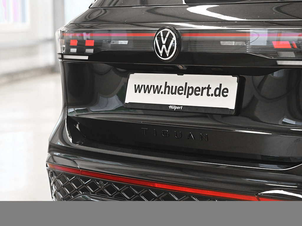 Volkswagen Tiguan 2.0 R-LINE BLACK STYLE 4X4 LEDER PANO AHK