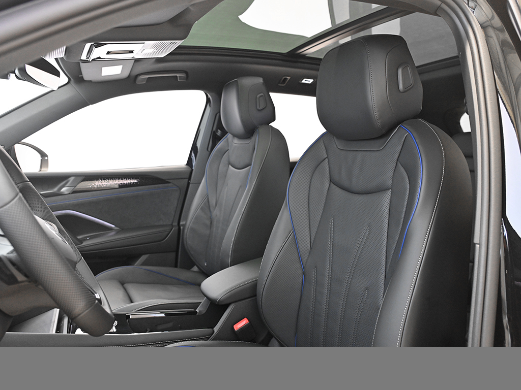 Volkswagen Tiguan 2.0 R-LINE BLACK STYLE 4X4 LEDER PANO AHK