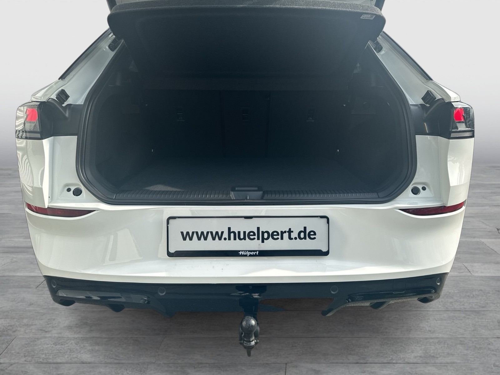 Volkswagen T-Roc 1.5 R-LINE DSG BLACKSTYLE PANO AHK LM20