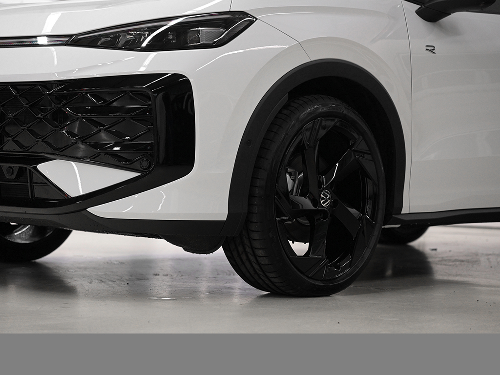 Volkswagen T-Roc 1.5 R-LINE DSG BLACKSTYLE PANO AHK LM20