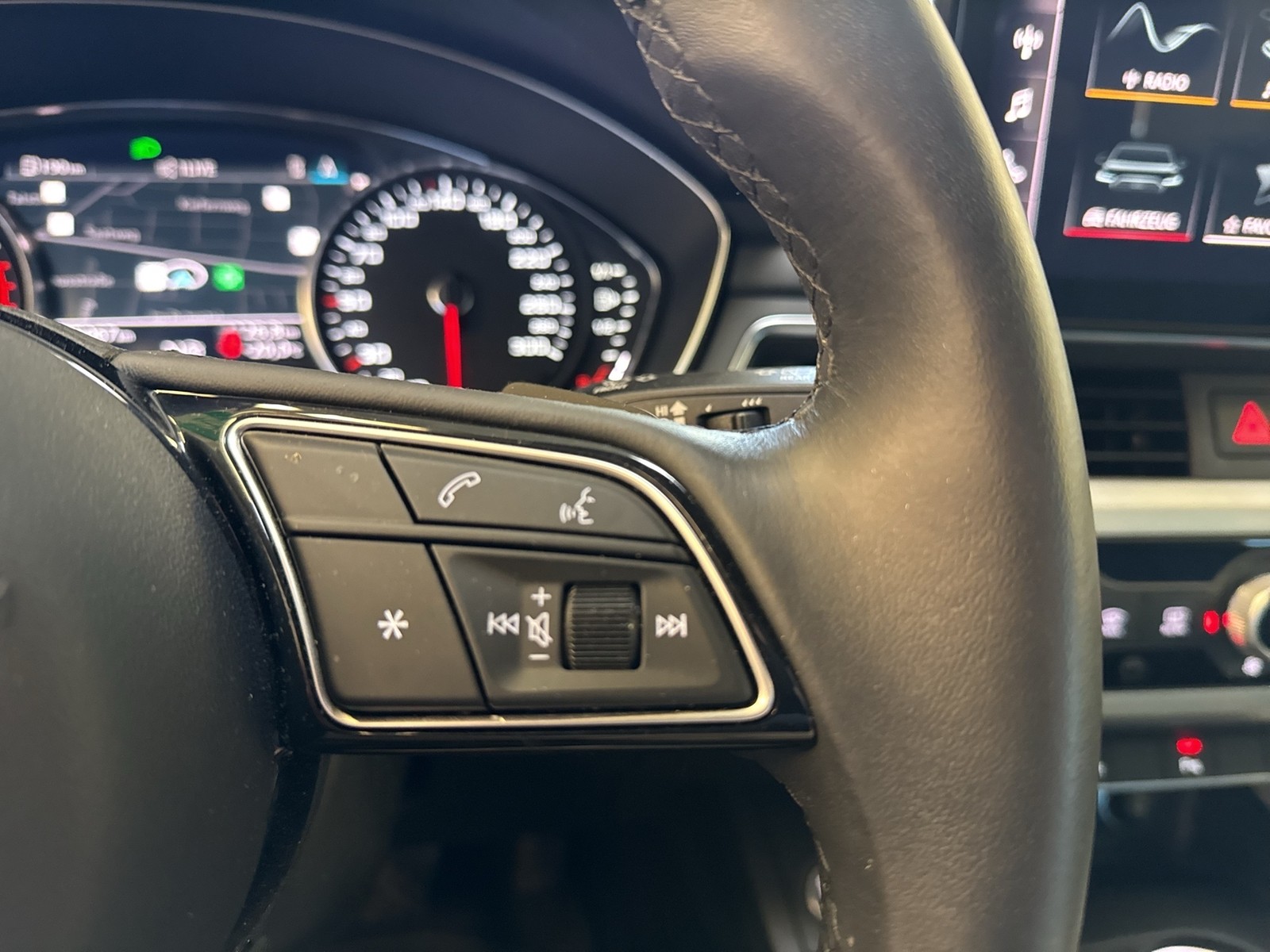 Audi A4 Avant 35 advanced AHK NAVI+ ALU SITZHEIZUNG