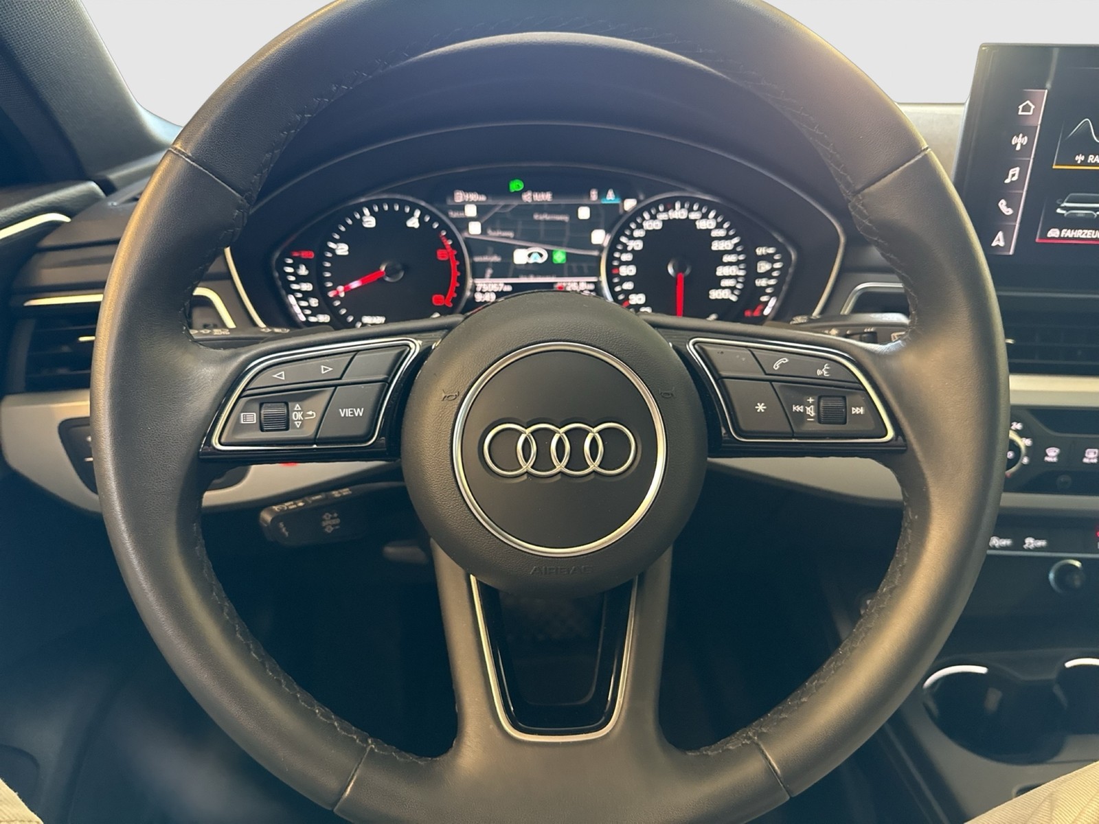 Audi A4 Avant 35 advanced AHK NAVI+ ALU SITZHEIZUNG