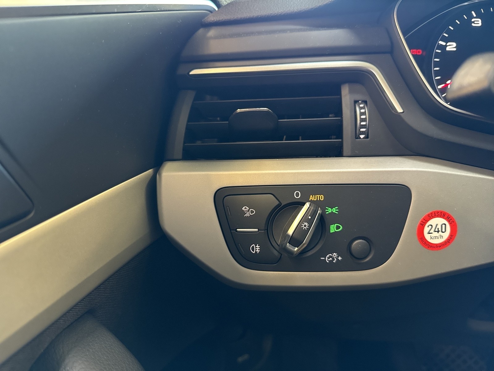 Audi A4 Avant 35 advanced AHK NAVI+ ALU SITZHEIZUNG