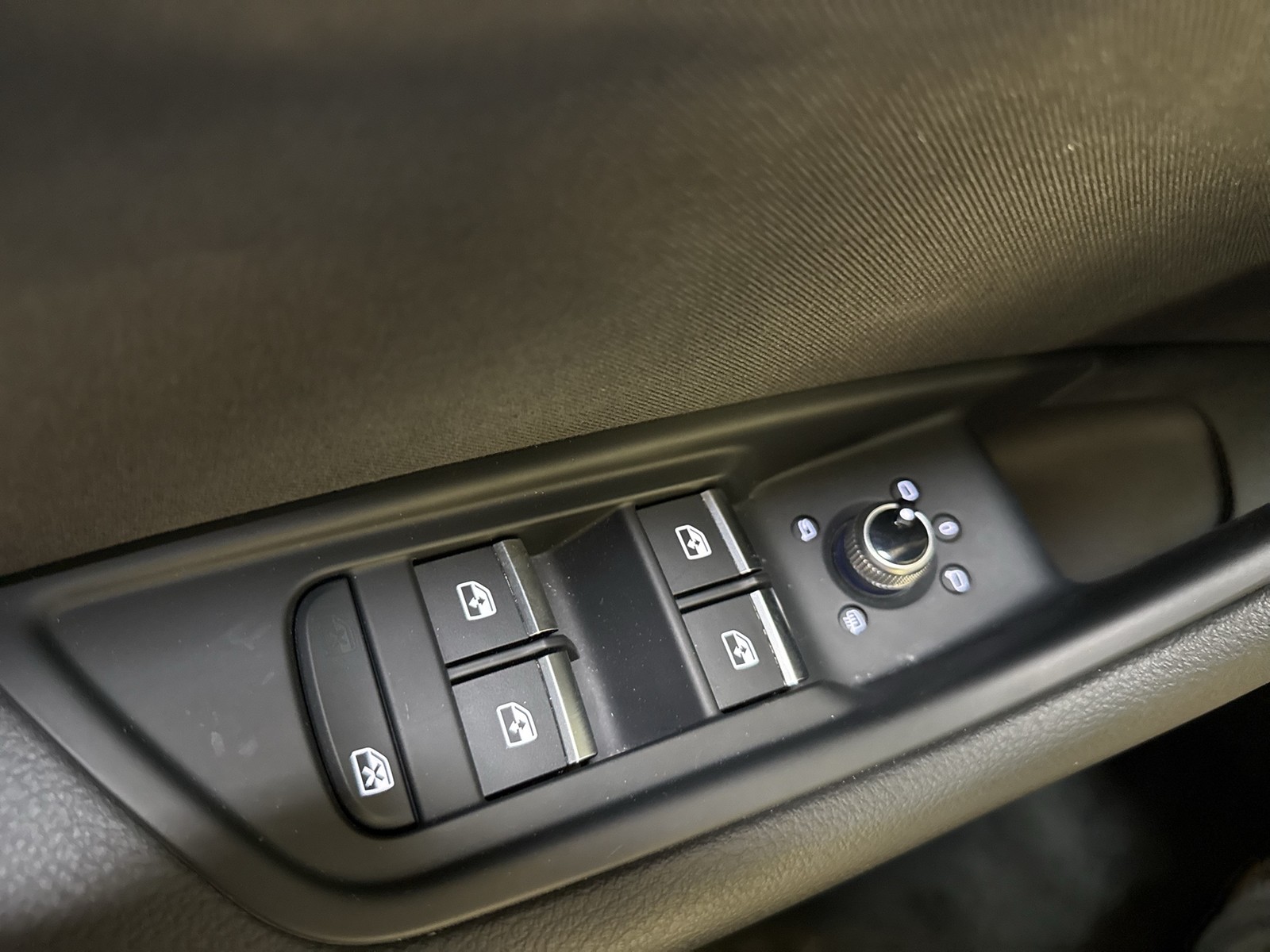 Audi A4 Avant 35 advanced AHK NAVI+ ALU SITZHEIZUNG