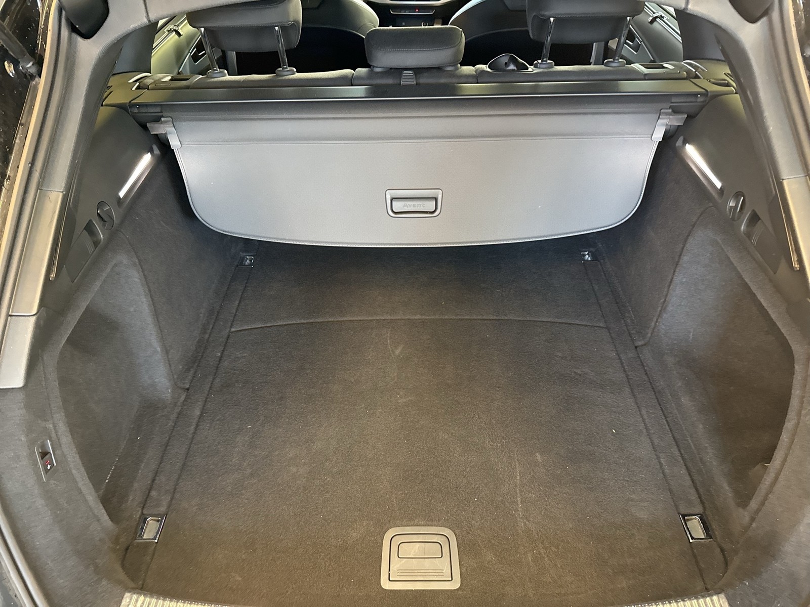 Audi A4 Avant 35 advanced AHK NAVI+ ALU SITZHEIZUNG