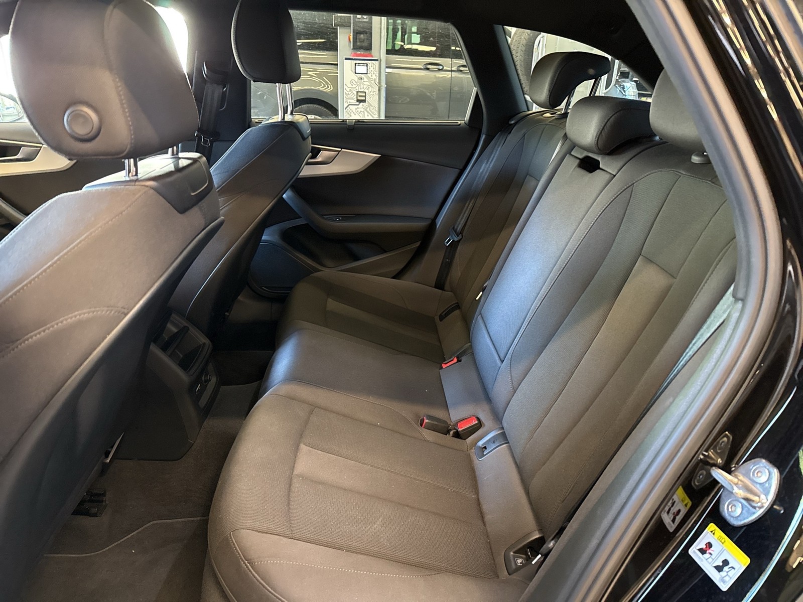 Audi A4 Avant 35 advanced AHK NAVI+ ALU SITZHEIZUNG