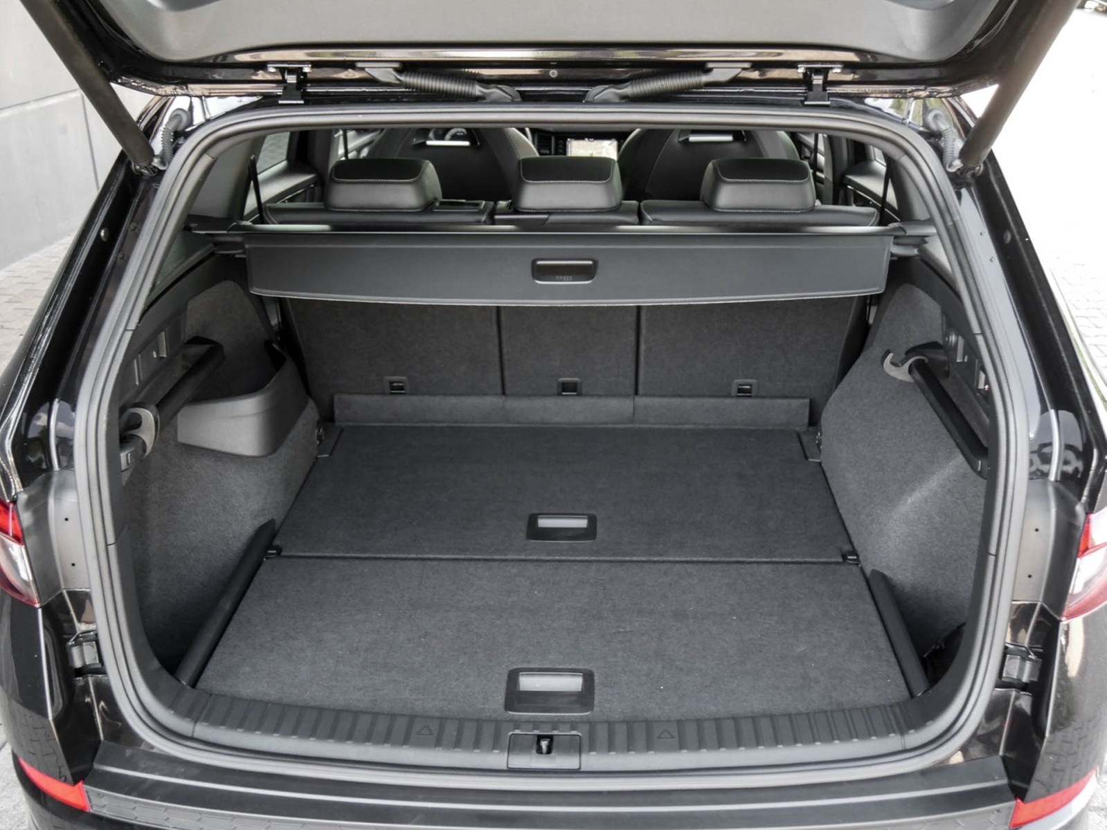 Skoda Kodiaq 2.0 SPORTLINE 4X4 STANDHZ. PANO AHK LM19