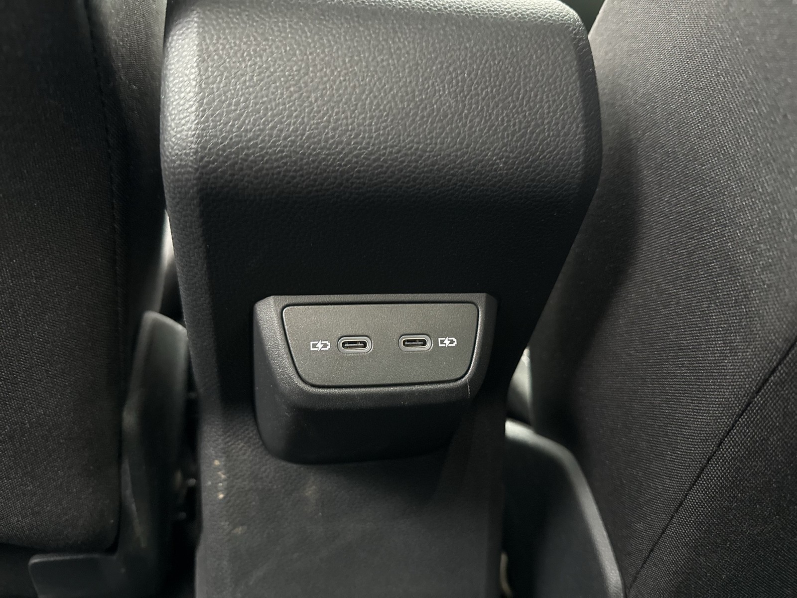 Volkswagen Taigo 1.0 R-LINE BLACKSTYLE KAMERA ALU18" NAVI AHK