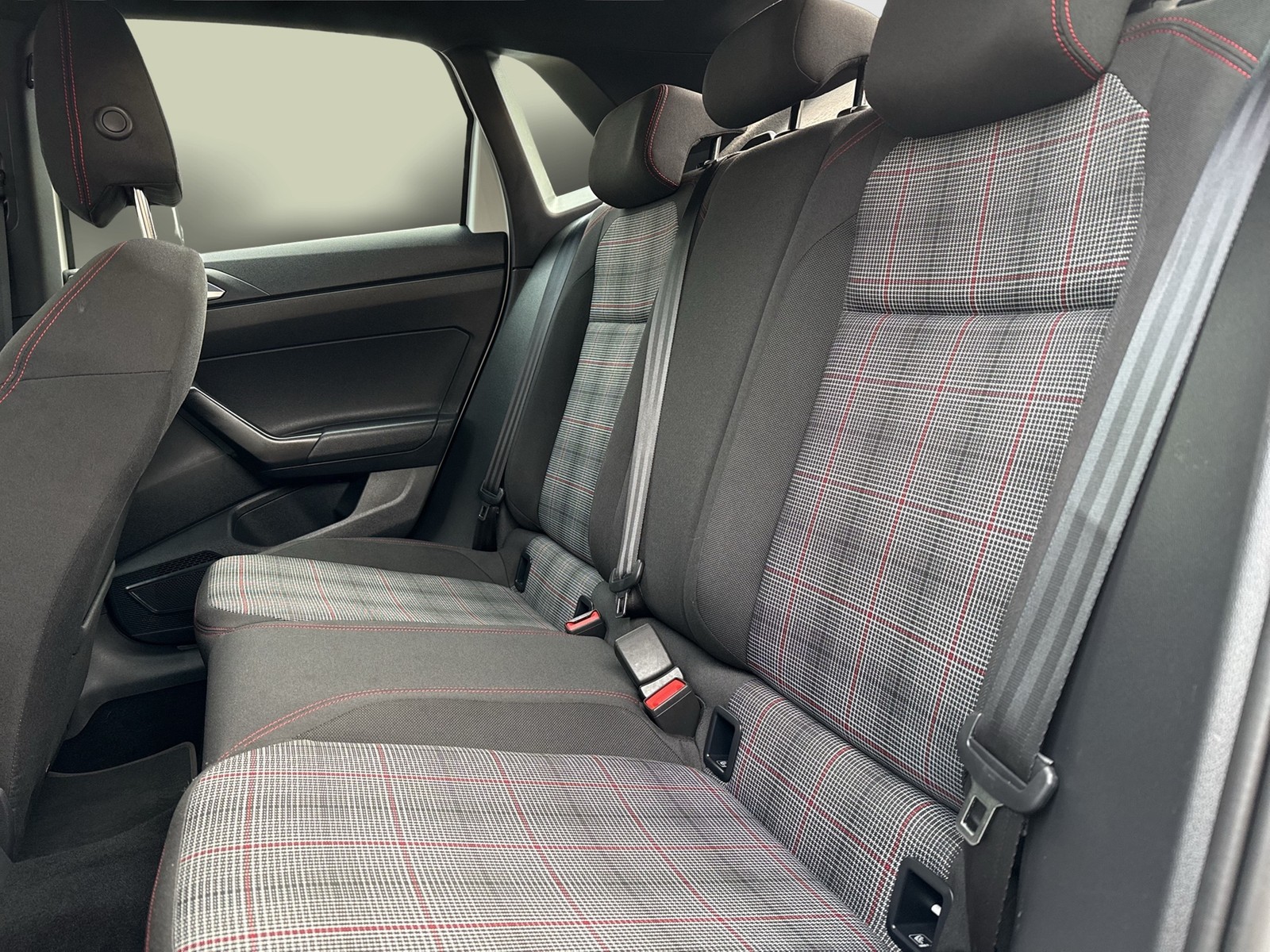 Volkswagen Polo 2.0 GTI ALU CARPLAY SITZHEIZUNG DAB+