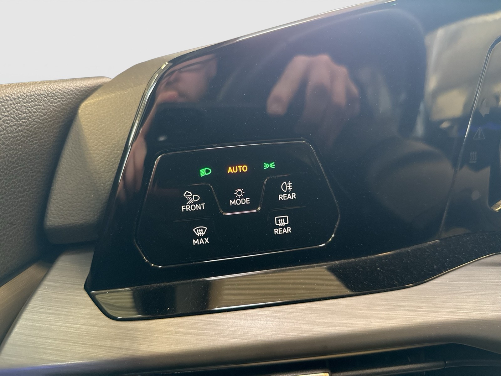 Volkswagen Golf VIII 1.5 eTSI STYLE KAMERA AHK ACC NAVI