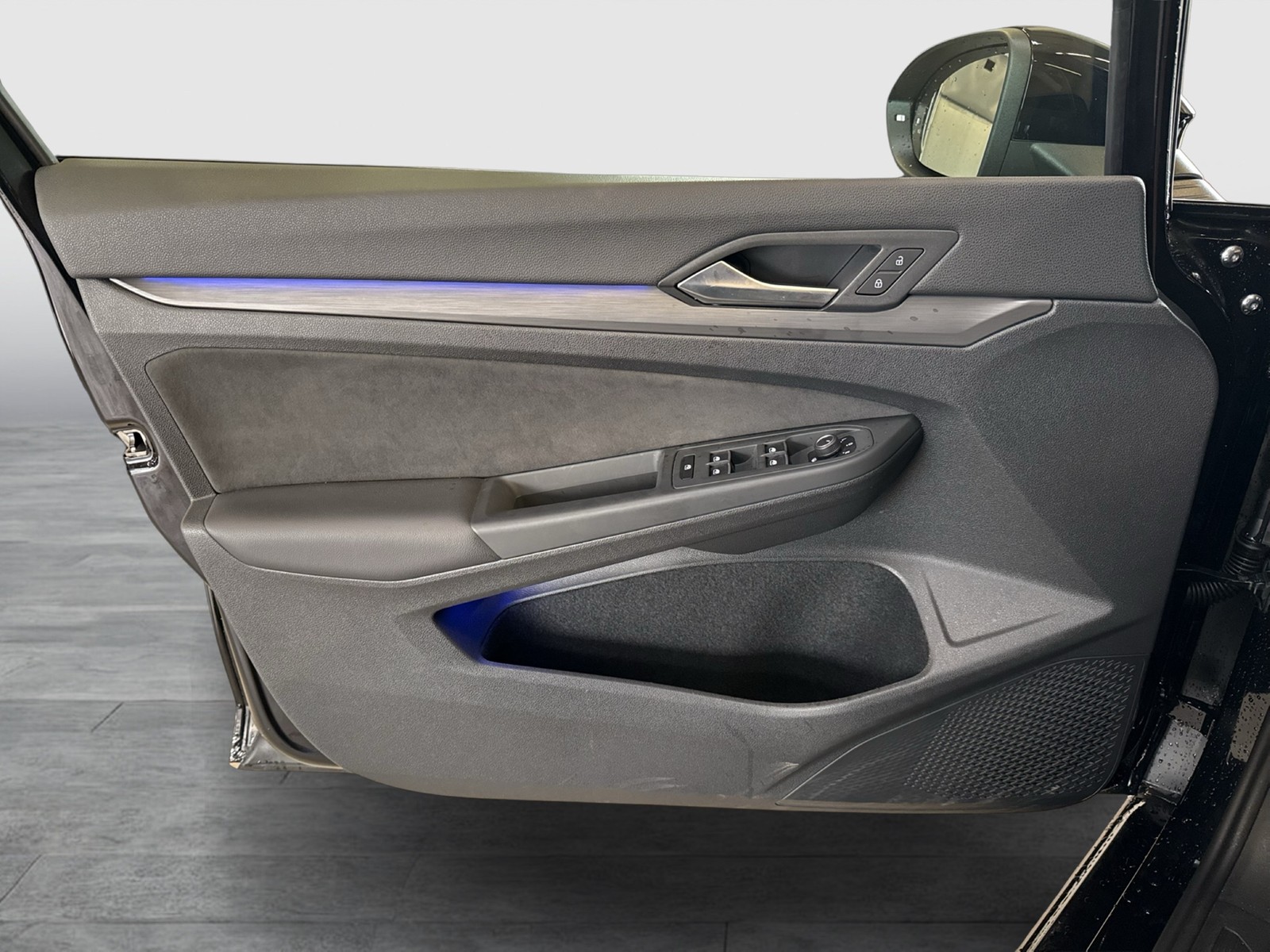 Volkswagen Golf VIII 1.5 eTSI STYLE KAMERA AHK ACC NAVI