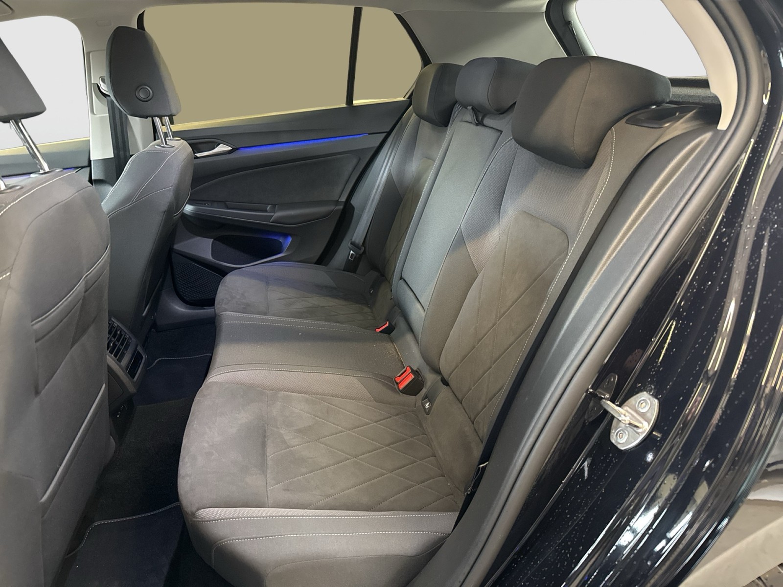 Volkswagen Golf VIII 1.5 eTSI STYLE KAMERA AHK ACC NAVI