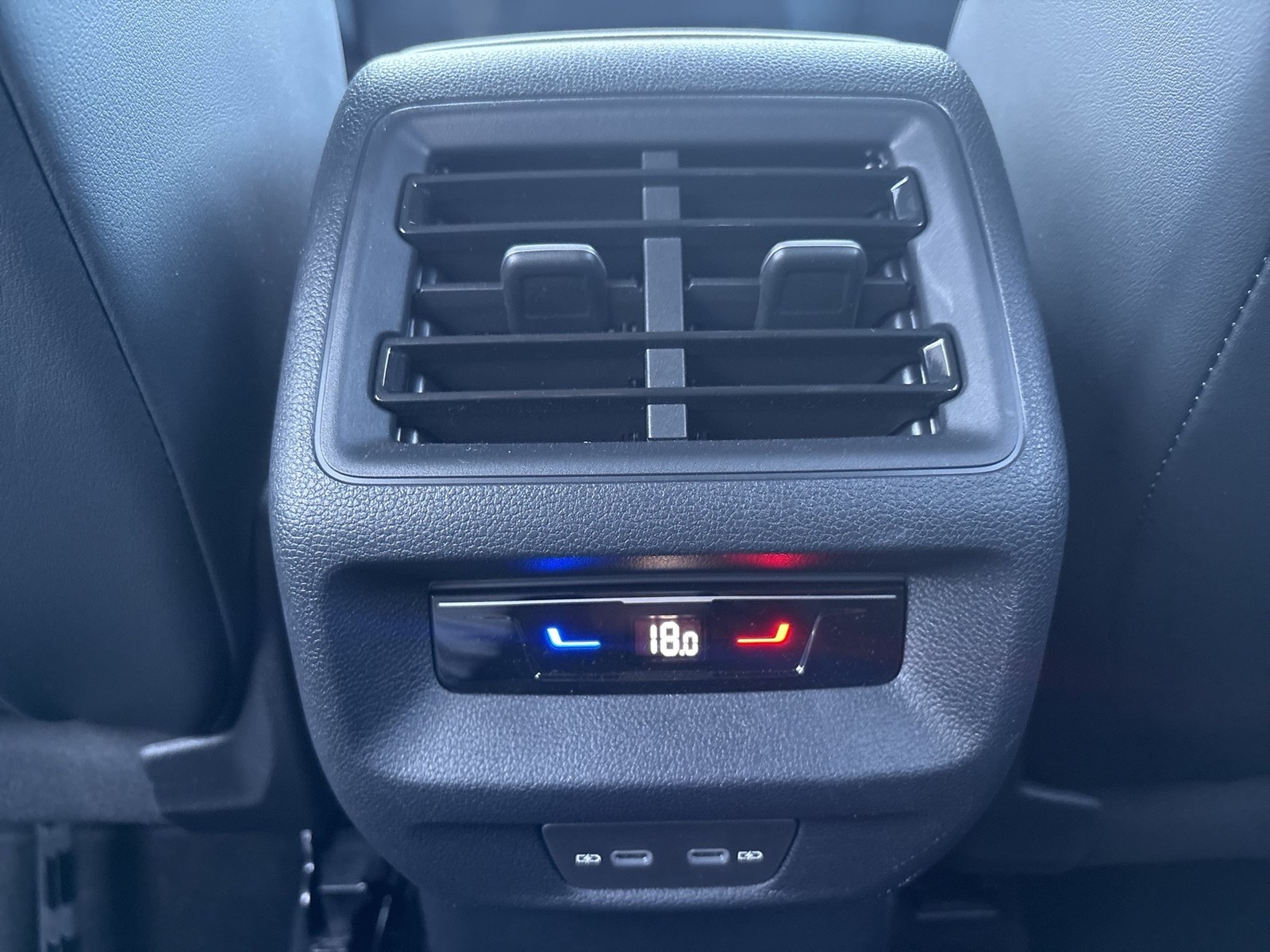 Volkswagen Tiguan 1.5 eTSI GOAL 360°CAM ACC LM18 NAVI LED+