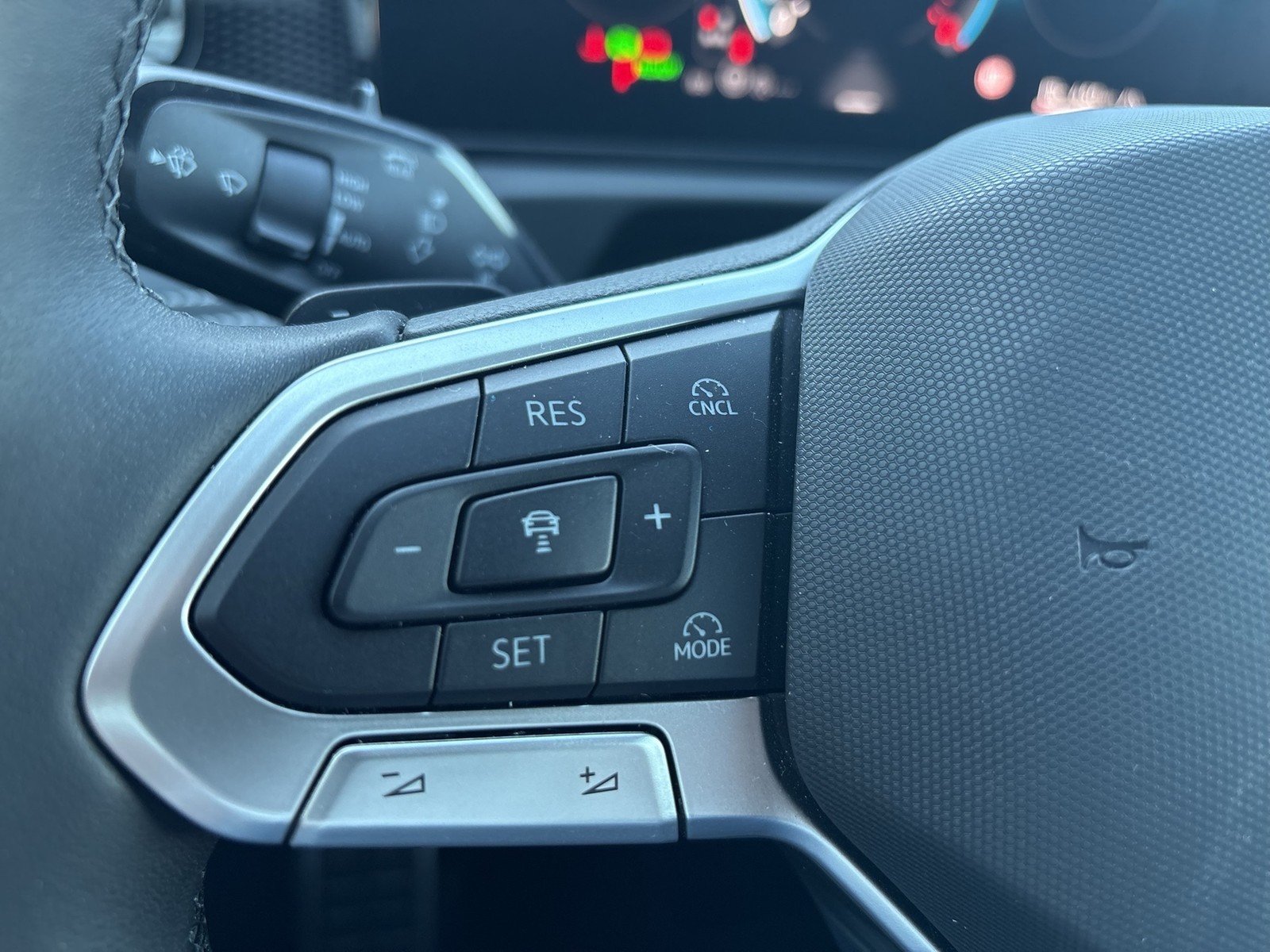 Volkswagen Tiguan 1.5 eTSI GOAL 360°CAM ACC LM18 NAVI LED+