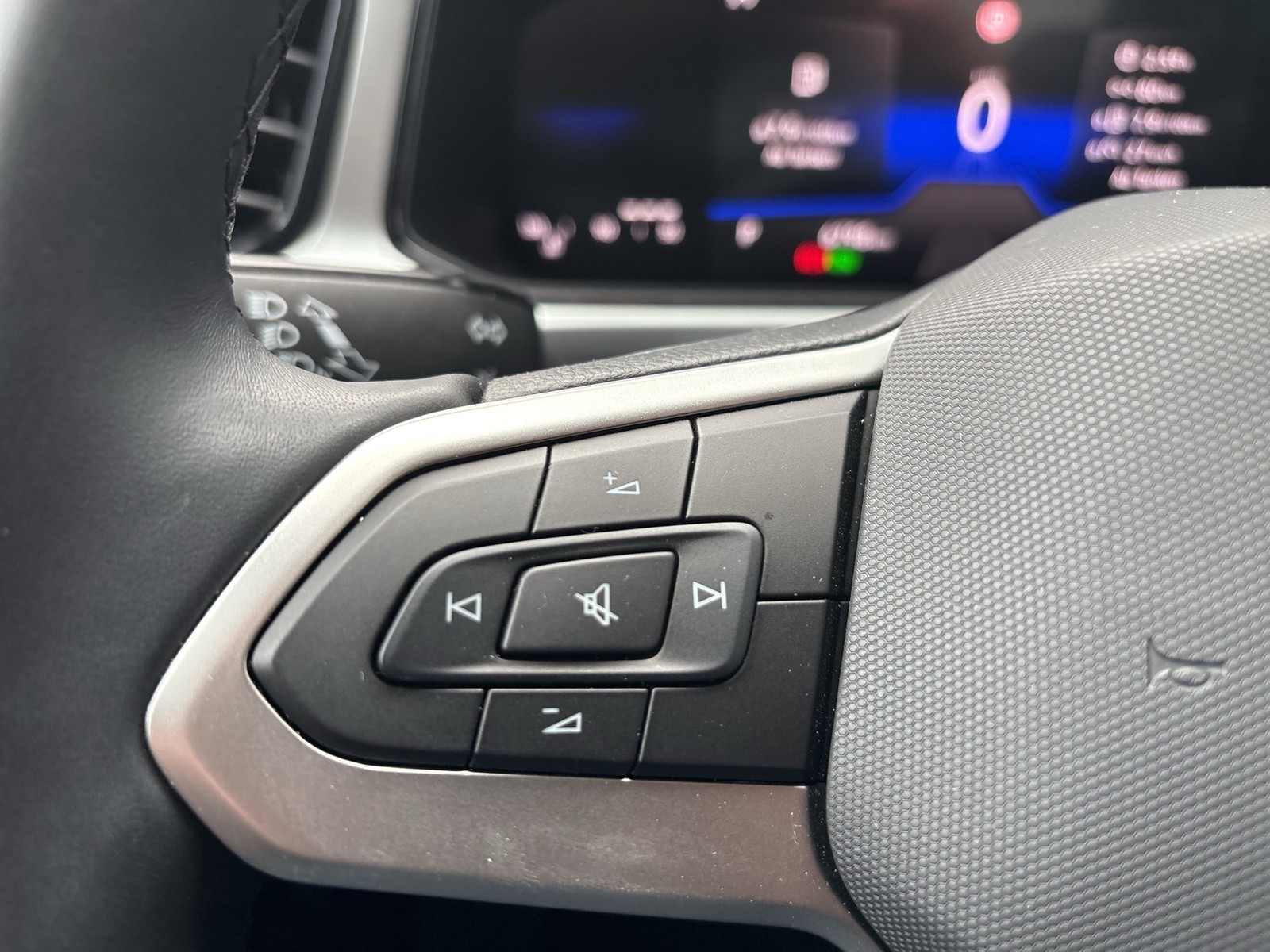 Volkswagen T-Roc 1.5 LIFE STANDHZ. NAVI ALU CARPLAY SITZHZ.