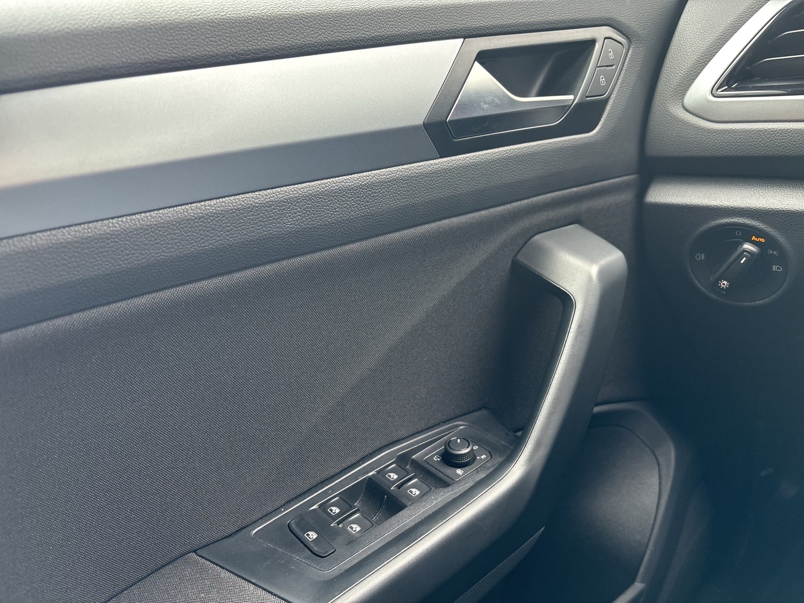 Volkswagen T-Roc 1.5 LIFE STANDHZ. NAVI ALU CARPLAY SITZHZ.