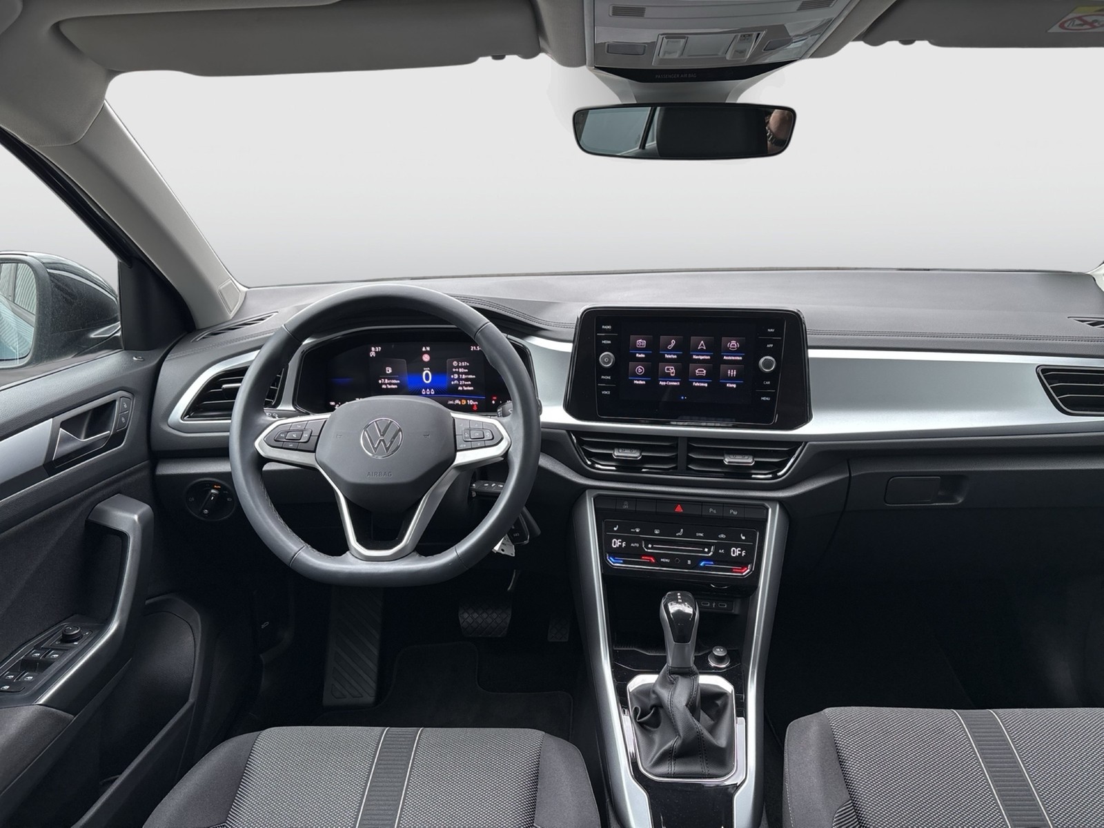 Volkswagen T-Roc 1.5 LIFE STANDHZ. NAVI ALU CARPLAY SITZHZ.