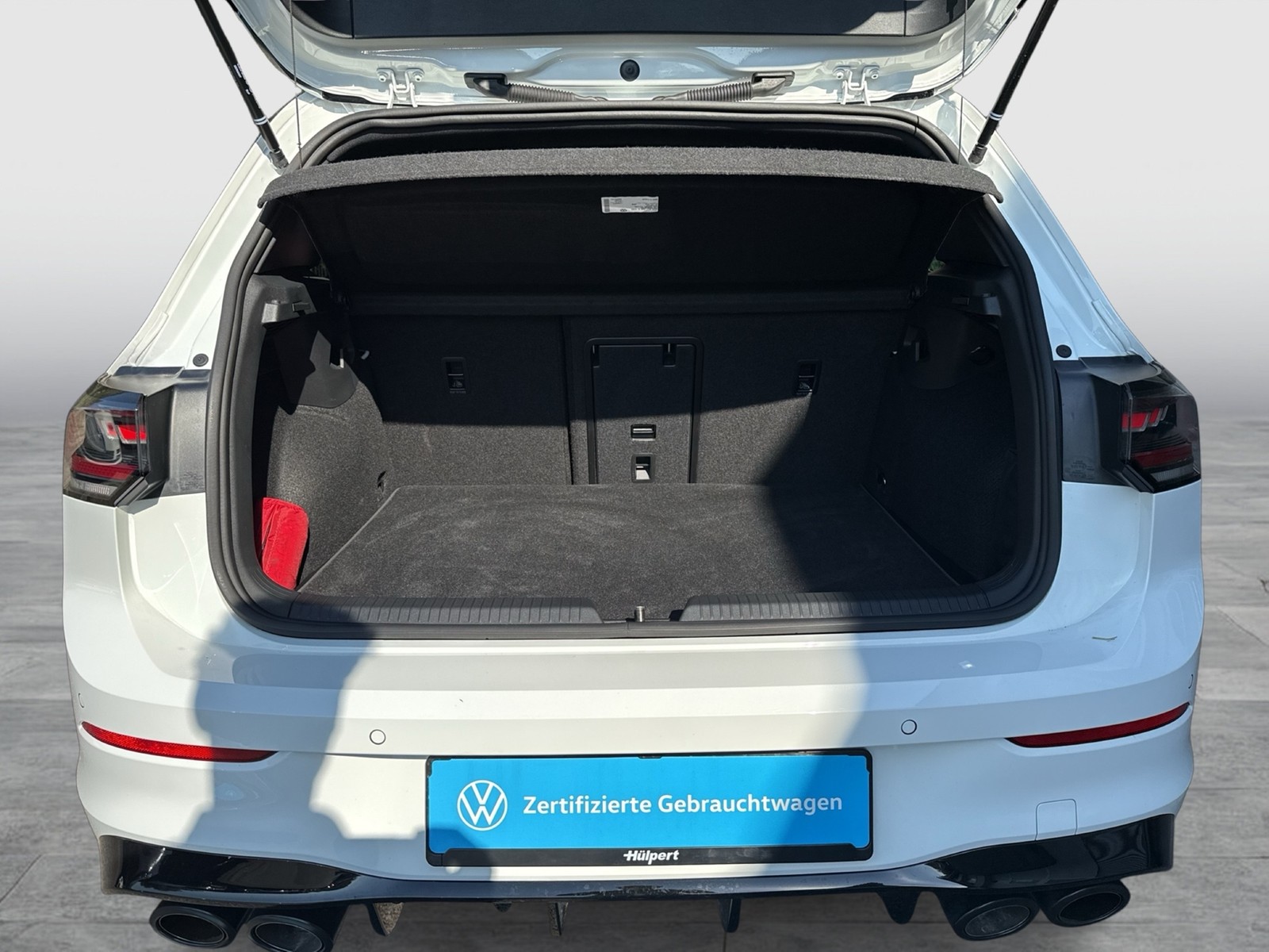 Volkswagen Golf VIII 2.0 R BLACK EDITION 4X4 PANO CAM LM19
