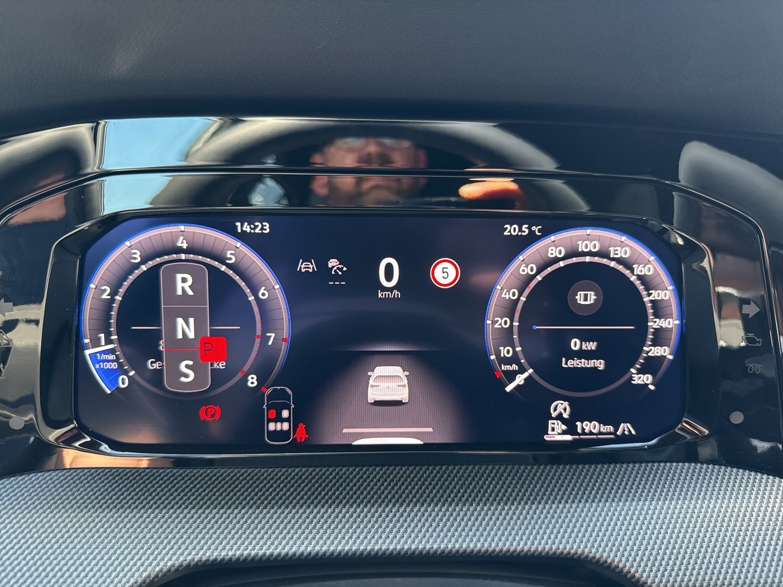 Volkswagen Golf VIII 2.0 R BLACK EDITION 4X4 PANO CAM LM19
