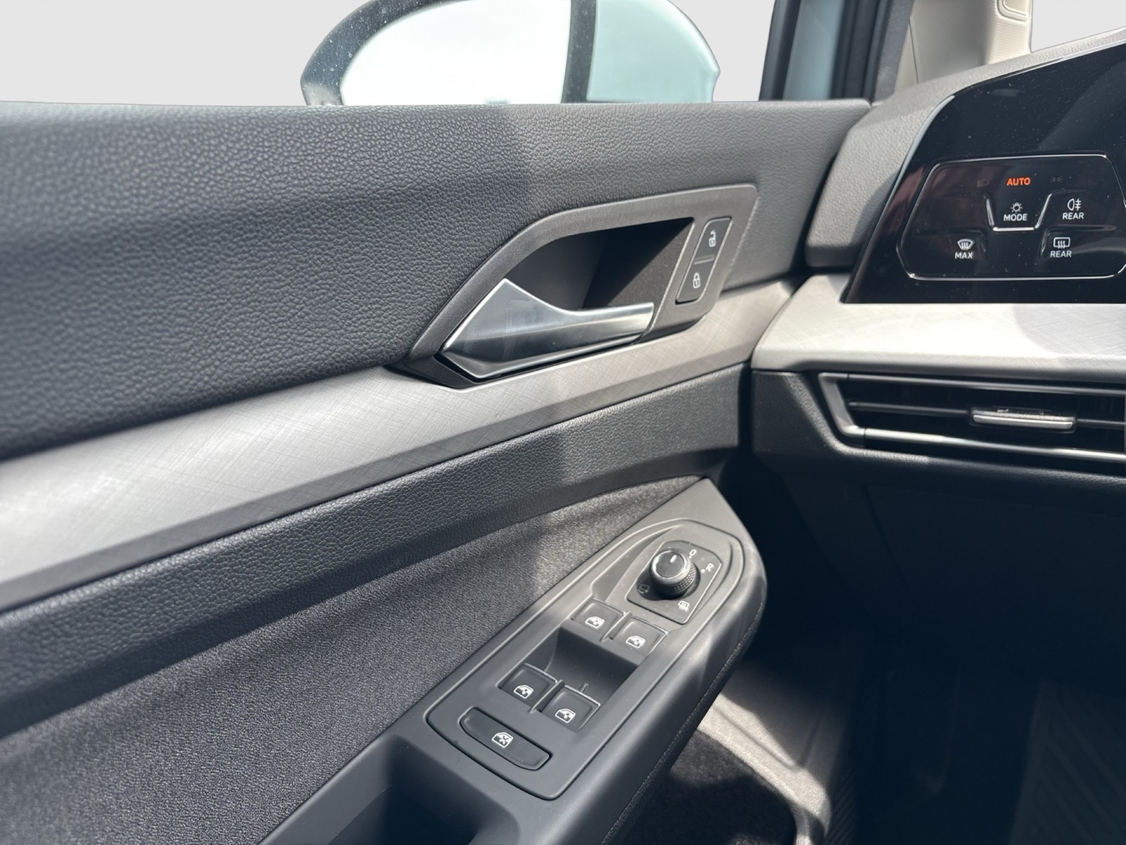 Volkswagen Golf VIII 1.5 eTSI LIFE ACC HEAD-UP NAVI CARPLAY