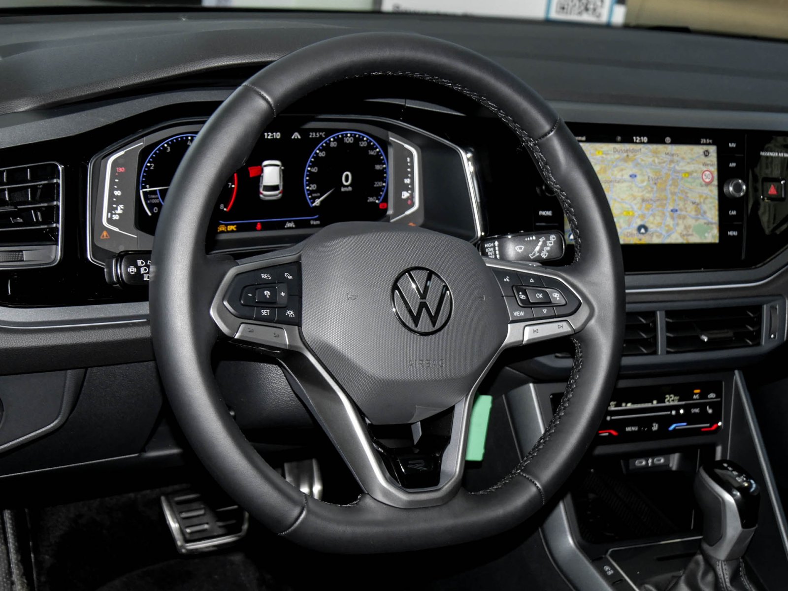 Volkswagen Polo 1.0 R-LINE DSG PANO NAVI CAM LM17