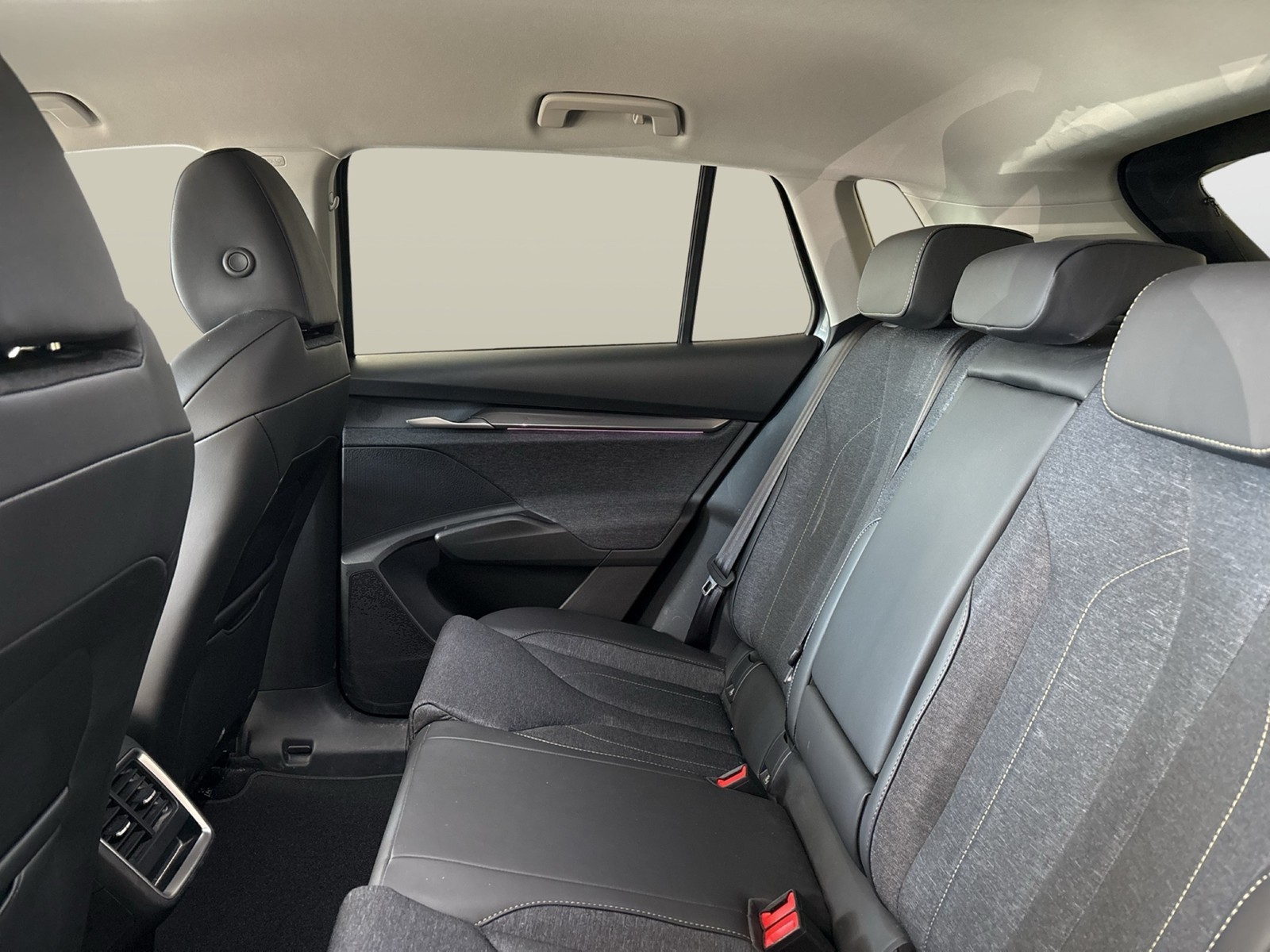 Skoda Elroq 85 LOFT WÄRMEPUMPE AHK CAM ACC LM19 NAVI
