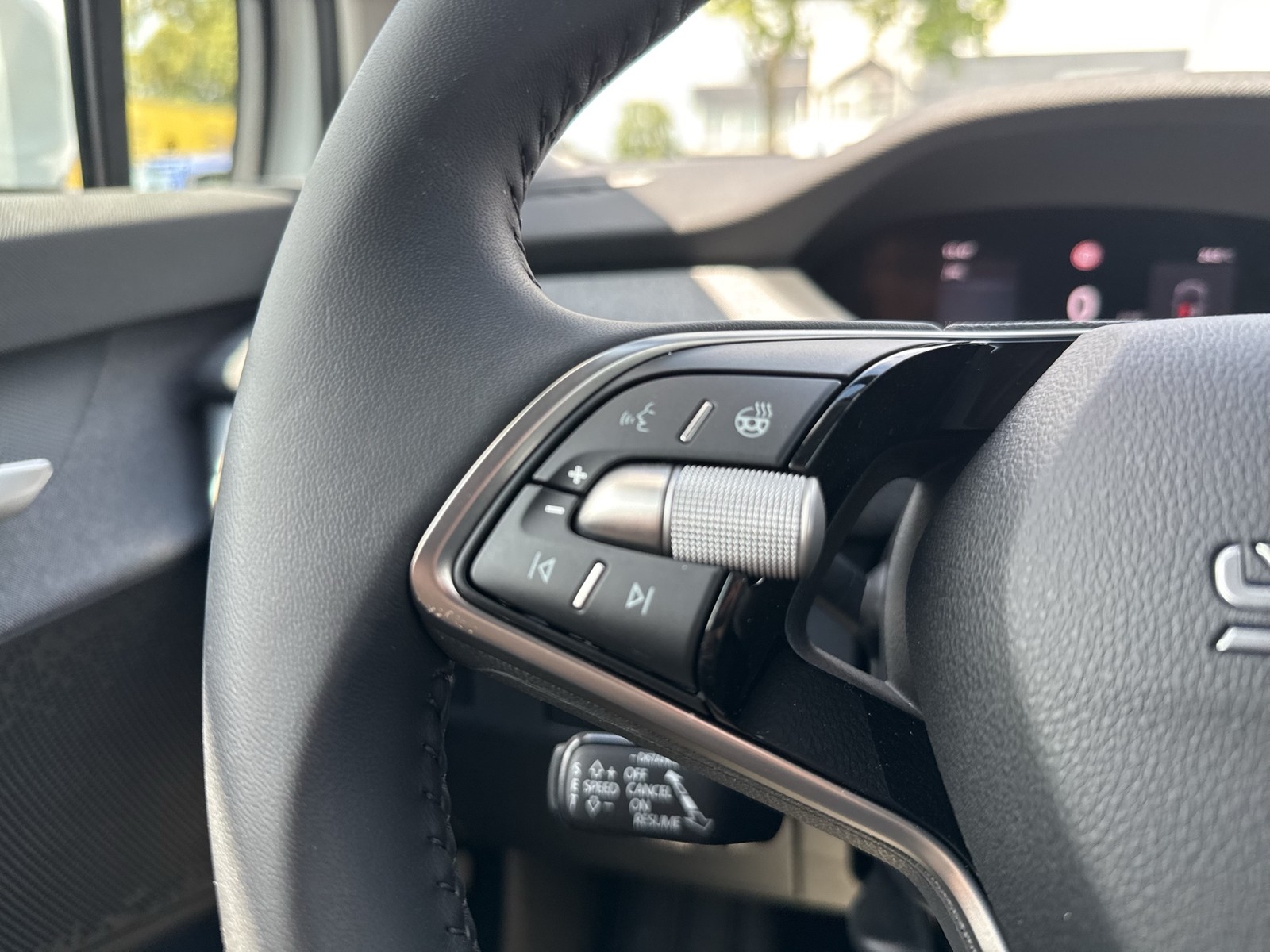Skoda Enyaq 85 LOFT WÄRMEPUMPE AHK CAM ACC LM20 NAVI