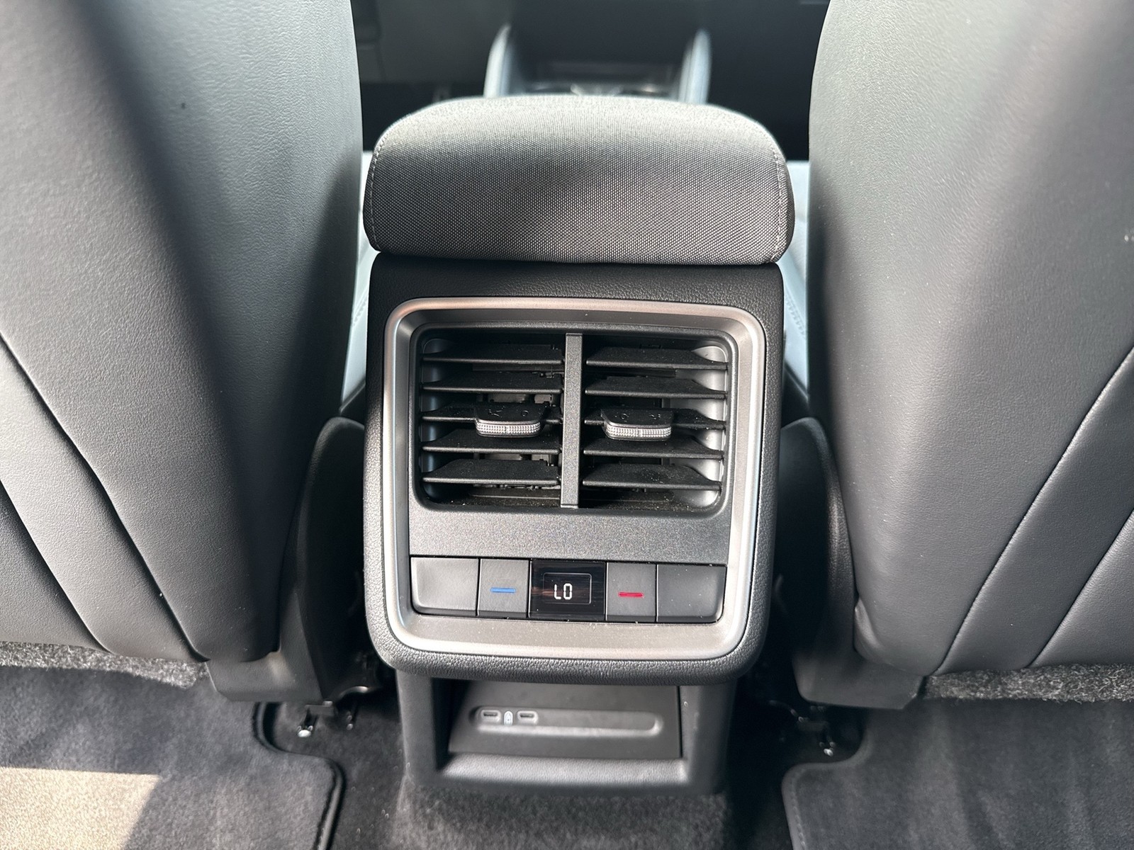 Skoda Enyaq 85 LOFT WÄRMEPUMPE AHK CAM ACC LM20 NAVI