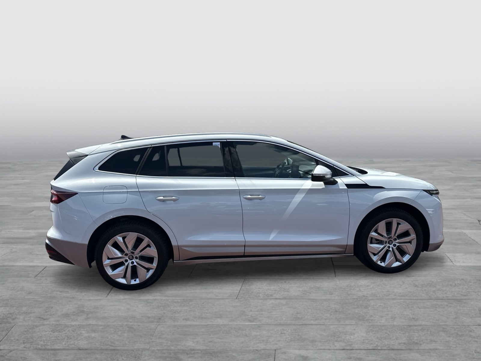 Skoda Enyaq 85 LOFT WÄRMEPUMPE AHK CAM ACC LM20 NAVI