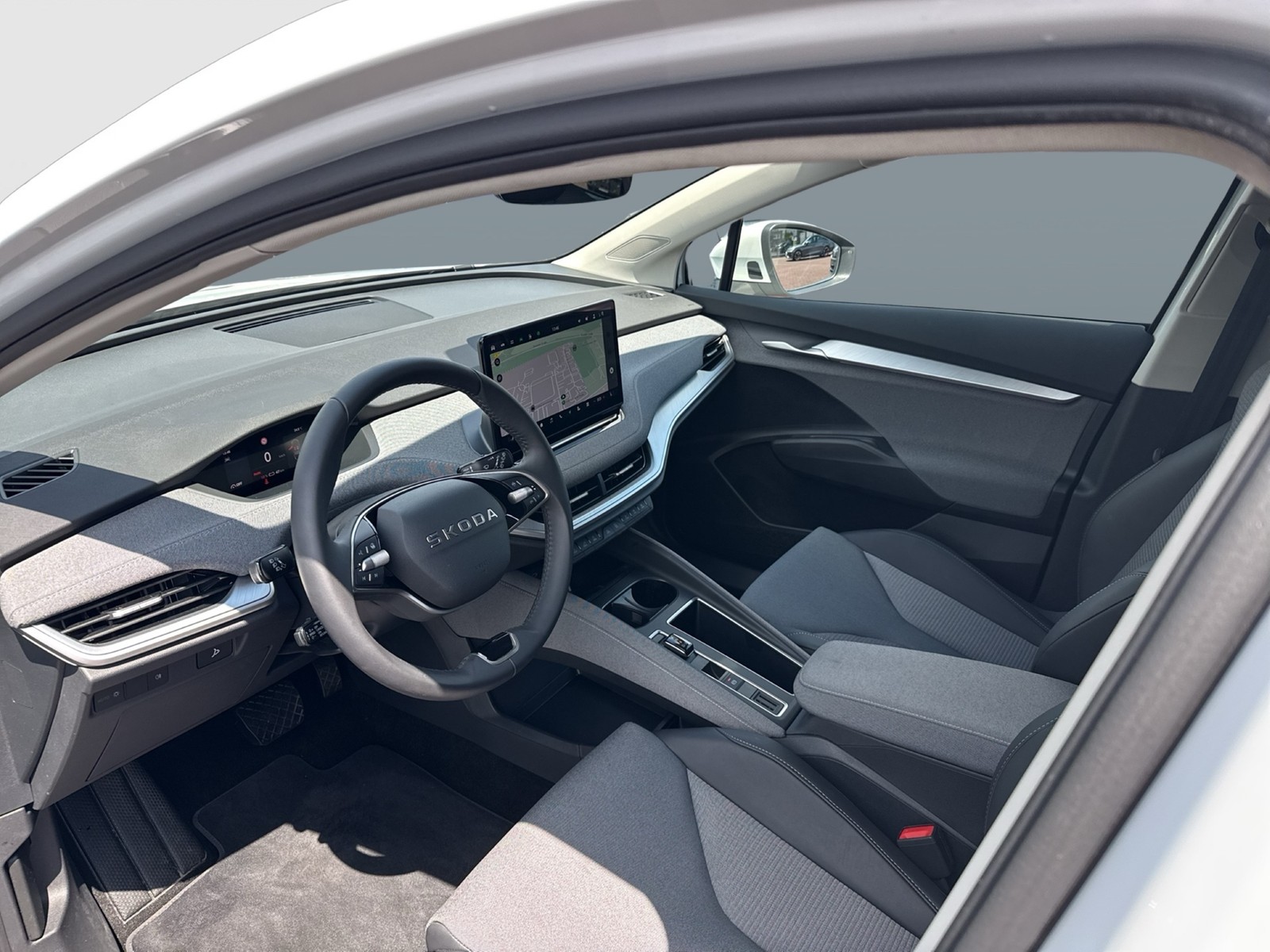 Skoda Enyaq 85 LOFT WÄRMEPUMPE AHK CAM ACC LM20 NAVI