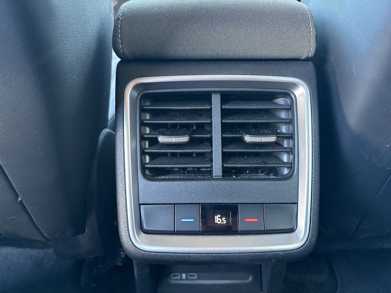 Skoda Enyaq 85 LOFT WÄRMEPUMPE AHK CAM ACC LM20 NAVI