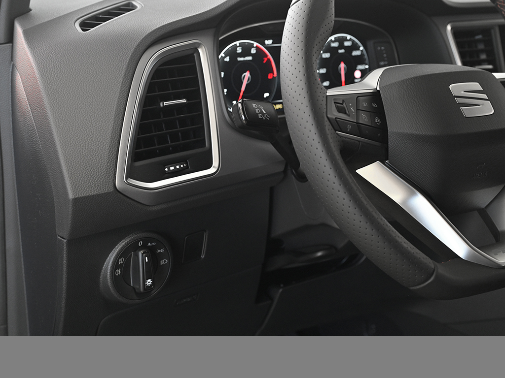 Seat Ateca 1.5 FR BLACK EDITION DSG AHK NAVI CAM LM19