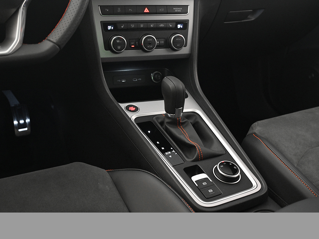 Seat Ateca 1.5 FR BLACK EDITION DSG AHK NAVI CAM LM19