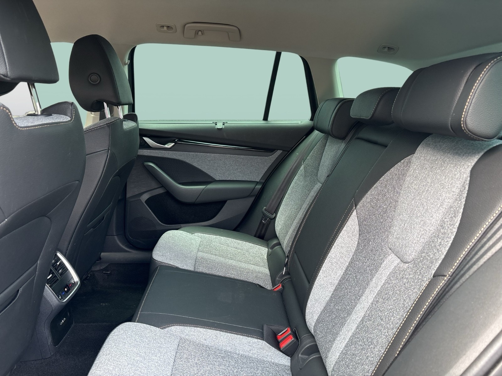 Skoda Octavia Combi 2.0 TOUR CANTON 360°CAM ACC MATRIX