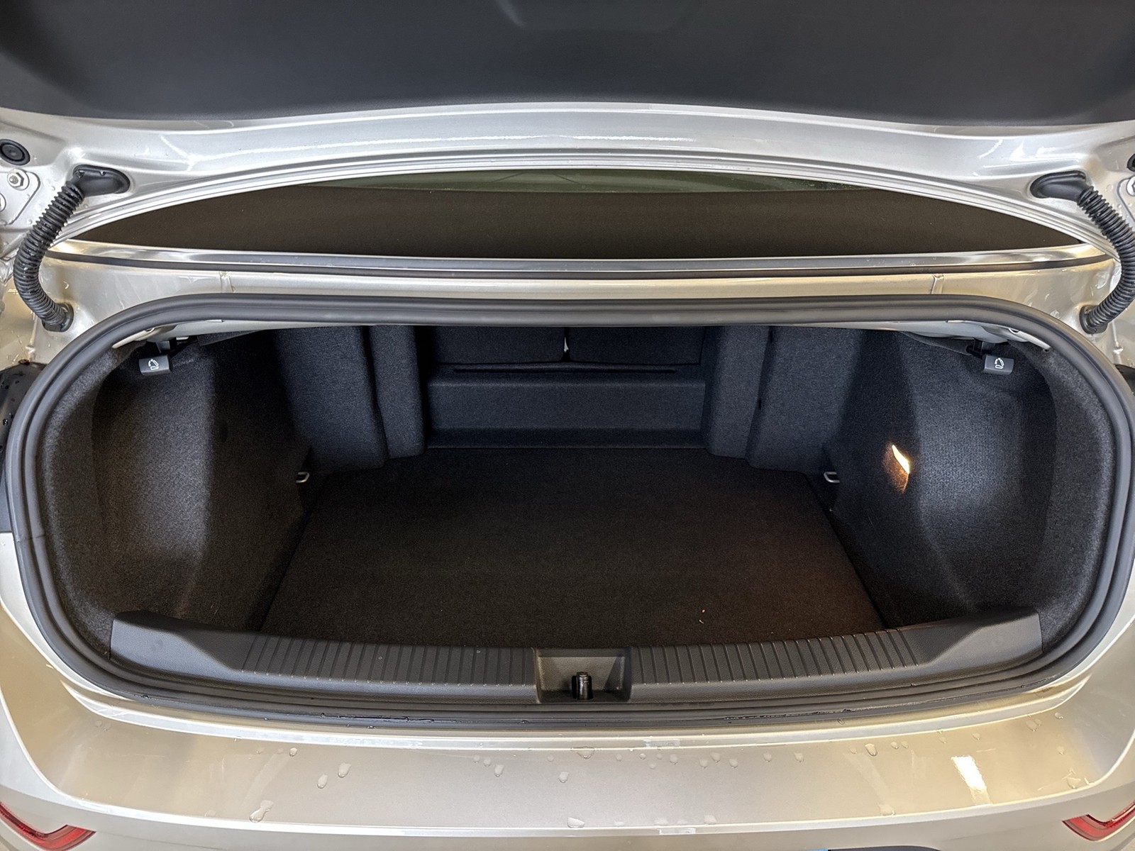 Volkswagen T-Roc Cabriolet 1.5 STYLE LEDER AHK CAM LM17 NAVI