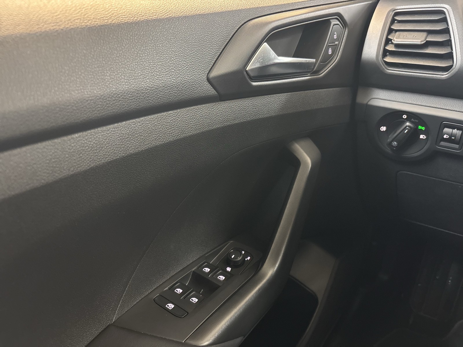 Volkswagen T-Cross 1.0 CARPLAY SITZHEIZUNG LED EINPARKHILFE