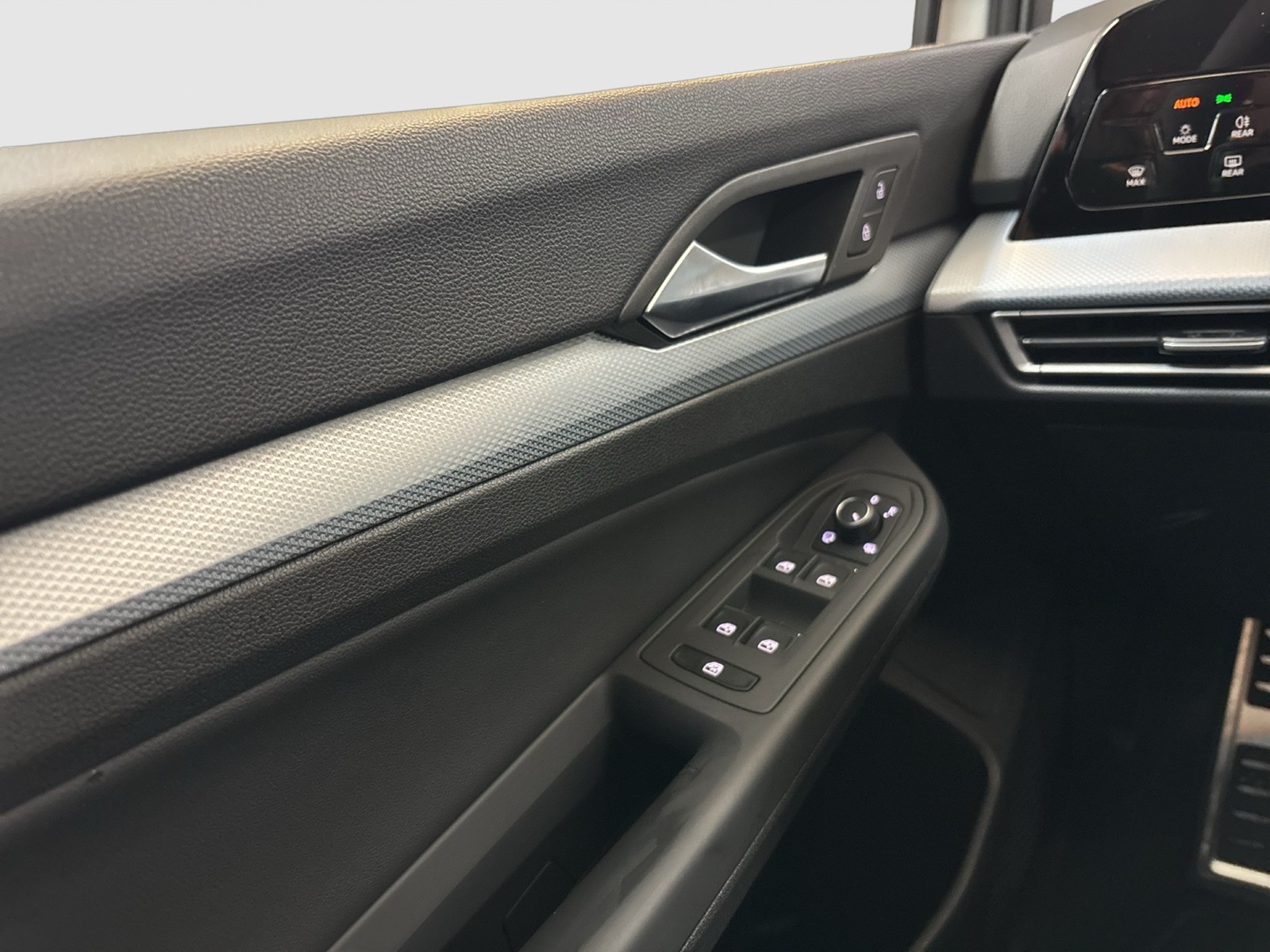 Volkswagen Golf VIII 2.0 GOAL FACELIFT ACC NAVI CARPLAY